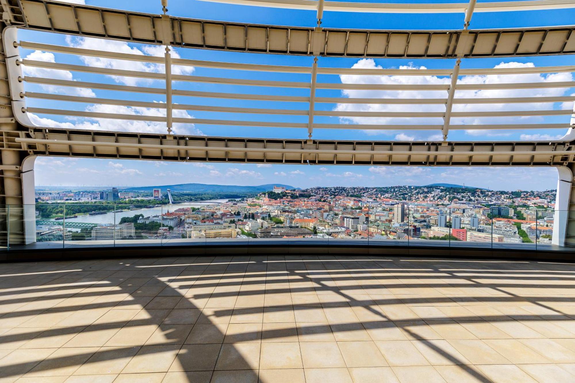 Sky Park 1 - Luxurious #Instaworthy Apartment In Downtown City Center With Included Parking, Best Address In Town Bratislava Exterior foto