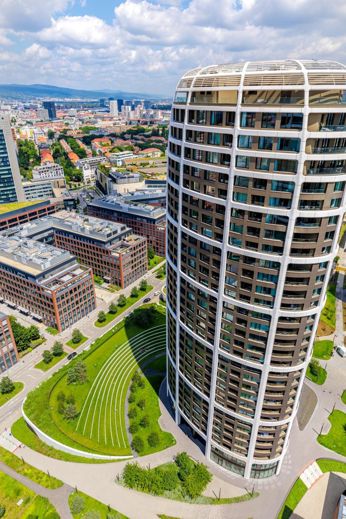 Sky Park 1 - Luxurious #Instaworthy Apartment In Downtown City Center With Included Parking, Best Address In Town Bratislava Exterior foto